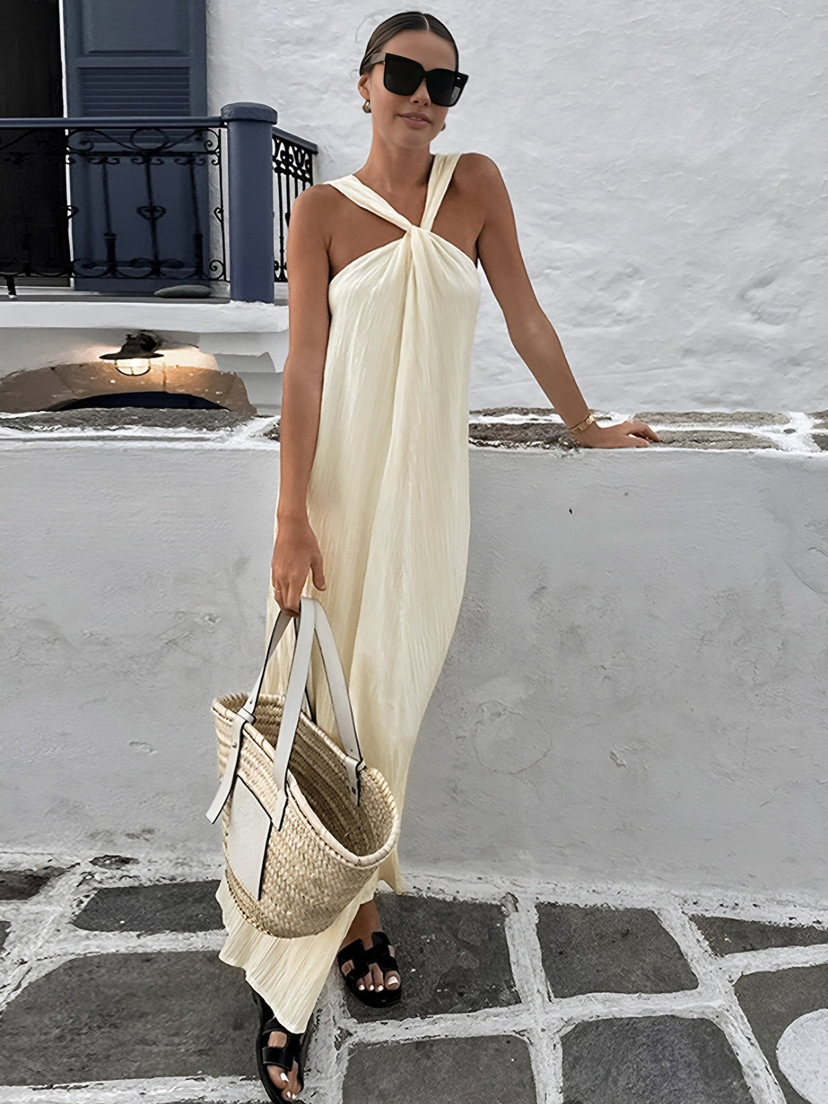 Ekru Kolsuz Halter Yaka Maxi Elbise