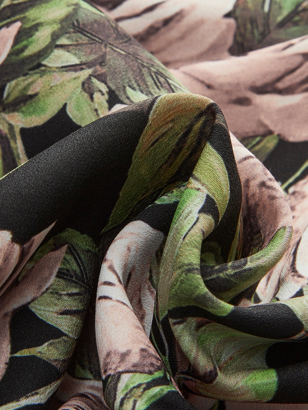 Çiçek Desenli Dantel Asimetrik Pileli Elbise Siyah Askılı