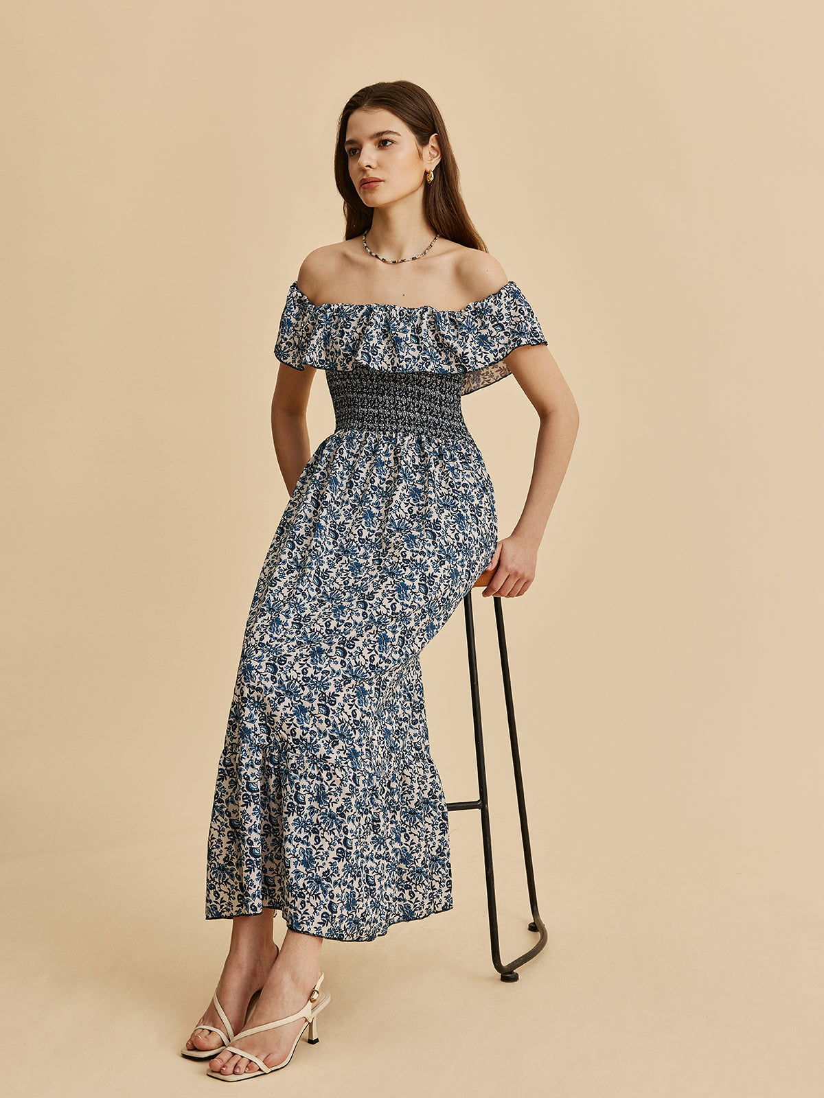 Mavi Fırfır Detaylı Boho Düşük Omuz Çiçek Desenli Maxi Elbise