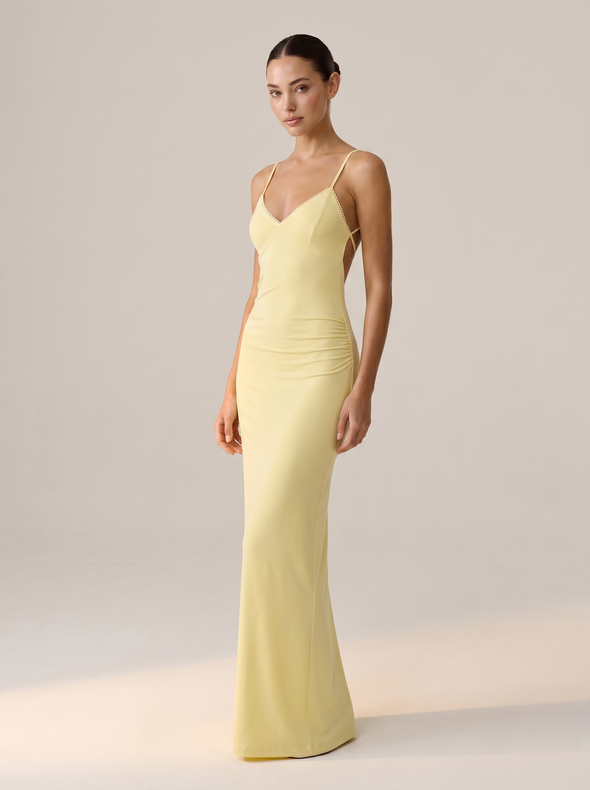 Picot Trim Detaylı Spaghetti Askı Derin V Yaka Slim Maxi Elbise