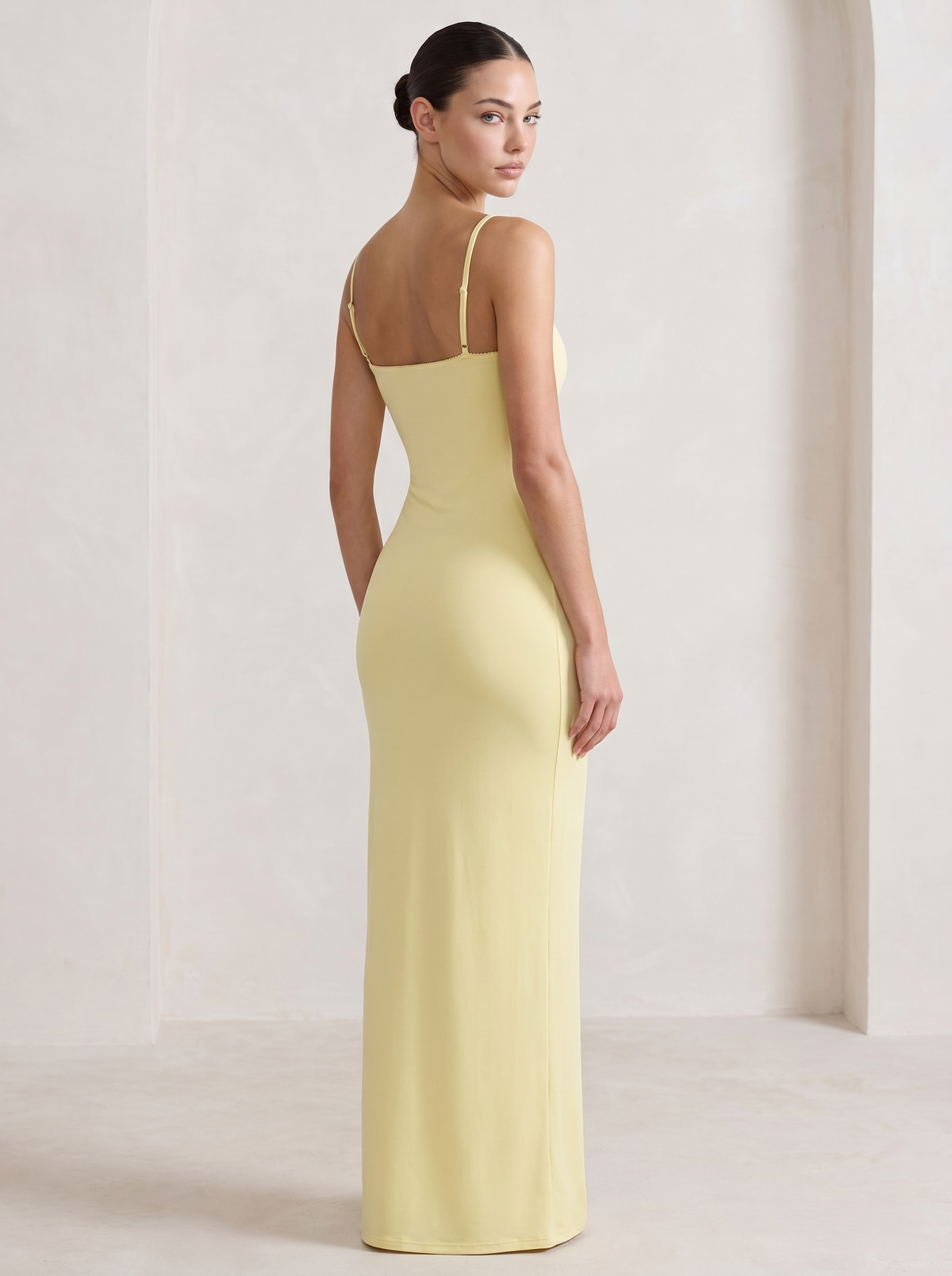 Picot Trim Detaylı Spaghetti Askı Derin V Yaka Slim Maxi Elbise